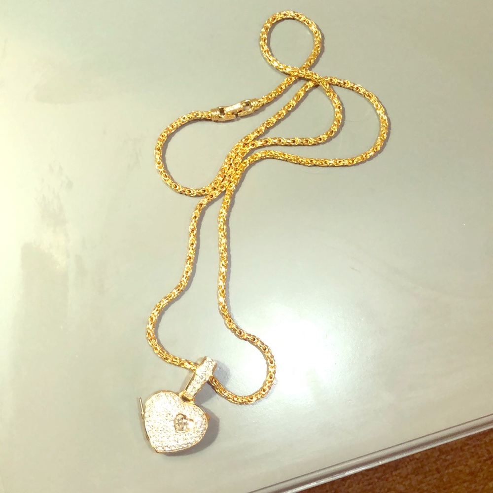 🔷Swarovski Crystal🔷heart pendant   Swan logo🔷